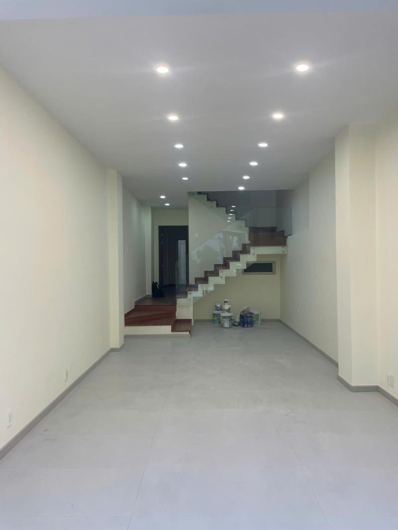 Sát mt đường đặng thùy trâm gần văn lang cs3 4x18m 2 tầng - Ảnh 3