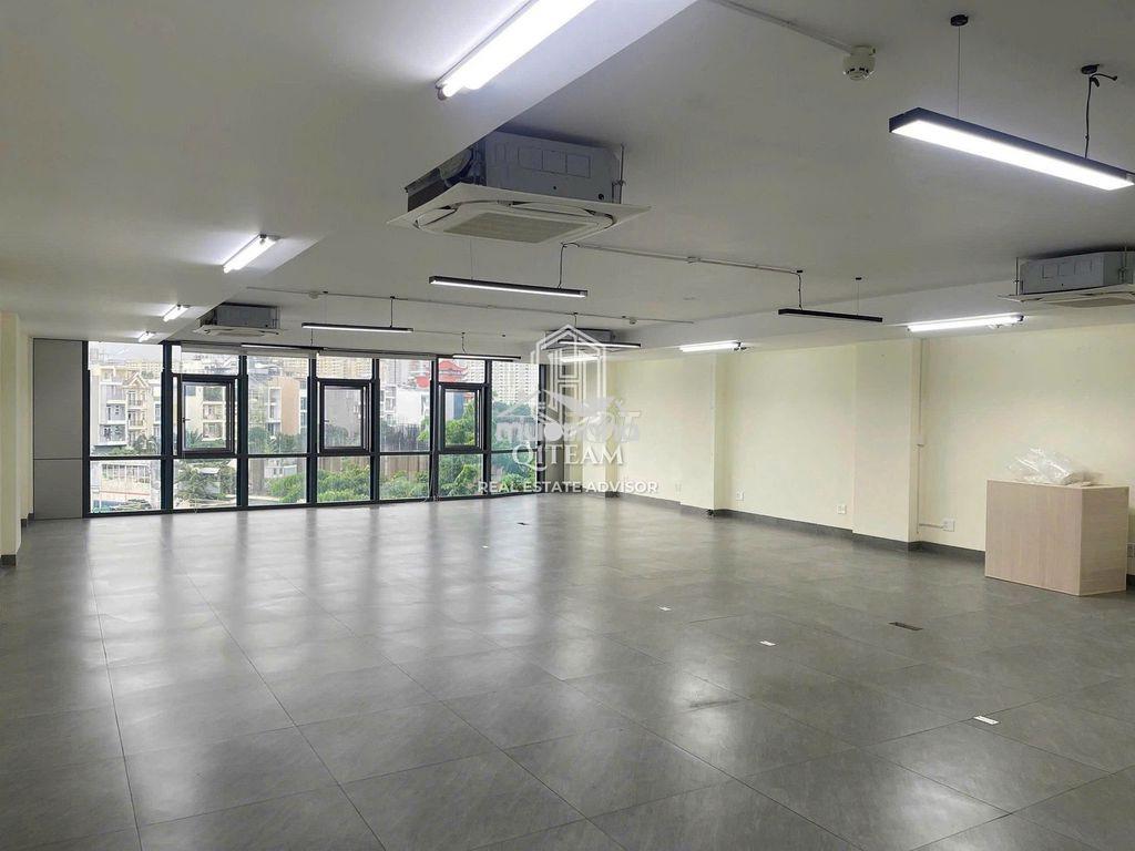 Cho thuê tòa nhà đẹp sàn trống suốt – quận 2 | 10x20m | có hầm - Ảnh 3