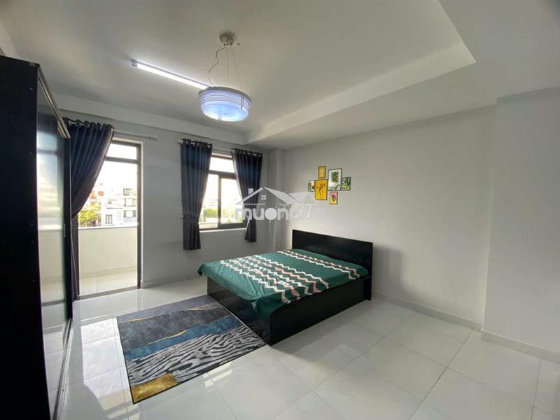 Phòng có ban công gần 40m2 máy giặt riêng, trống sẵn gần lotte quận 7