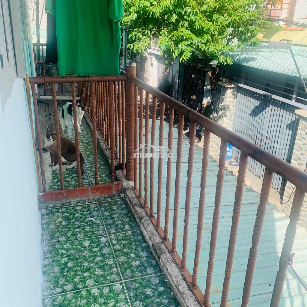 Cho thuê nhà hẽm xe hơi 1 trệt 1lầu có ban công thoáng mát - Ảnh 2