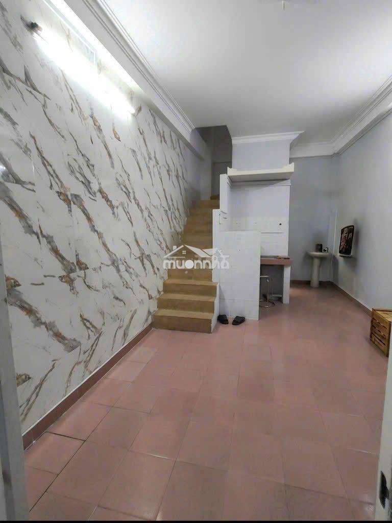 Cho thuê gần mt cmt8 chợ hoà hưng 8,5tr