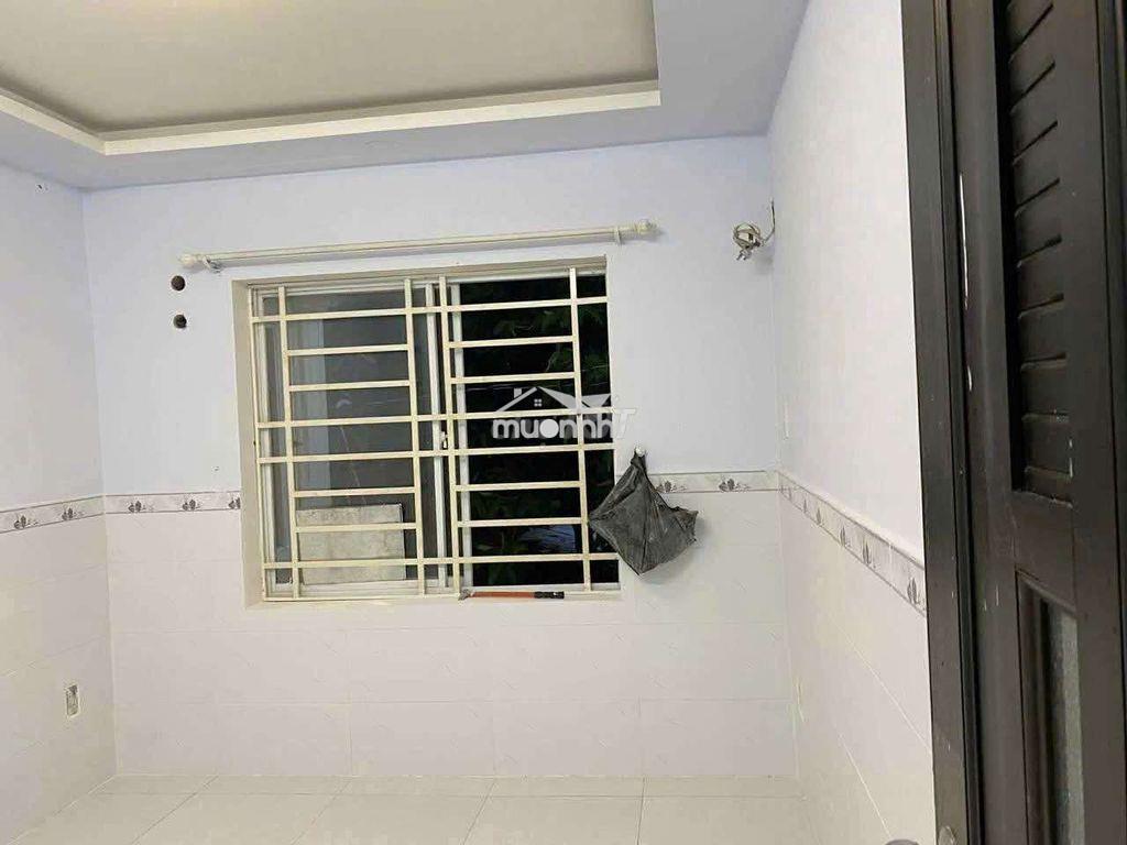 Nhà 2 phòng gần đầm sen - Ảnh 4