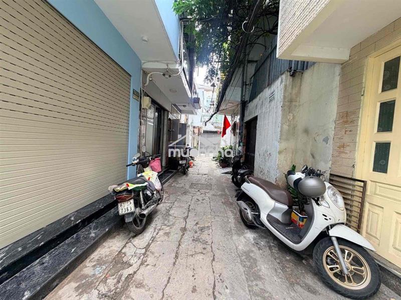 Gấp bán nhà 2pn sổ vuông cực đẹp hoàn công chuẩn hẻm rộng - giáp q1