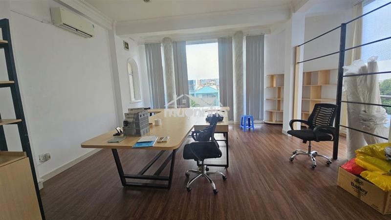 Cho thuê văn phòng 50m2 giá 11tr - đẹp, chuyên nghiệp, sẵn vào làm