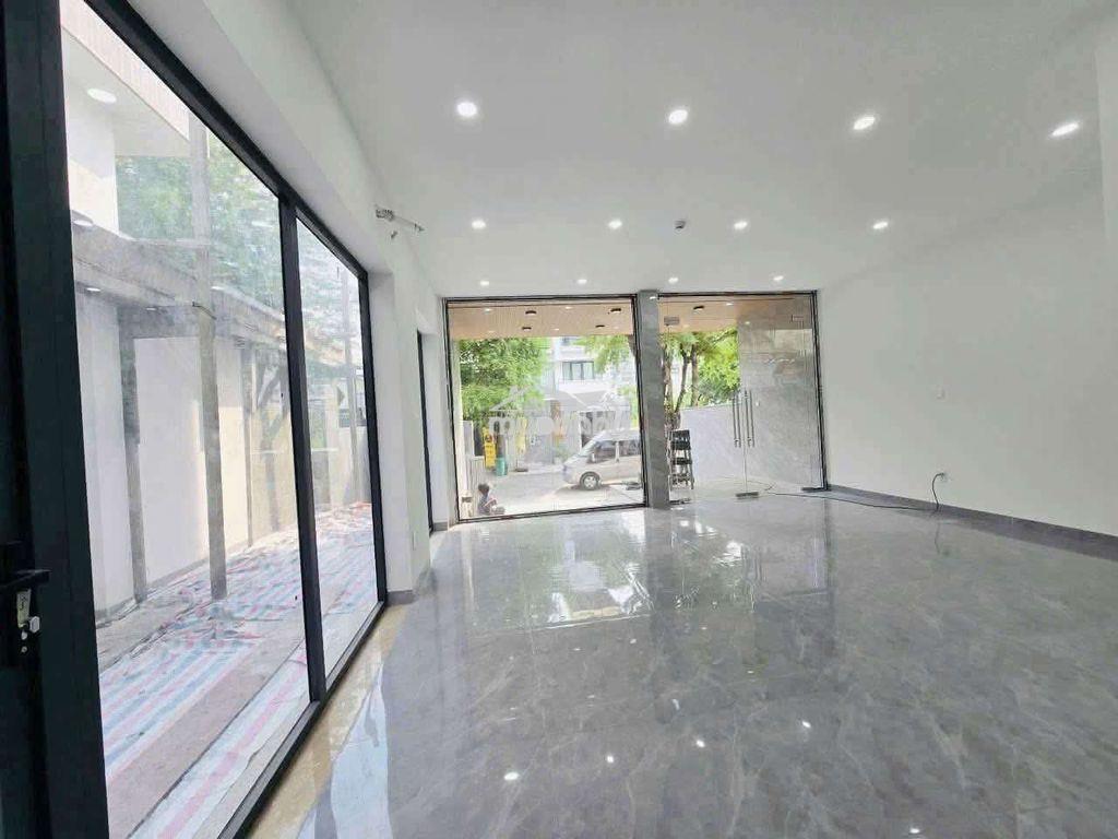 Cho thuê tòa nhà văn phòng có hầm và 4 lầu sàn trống mới xây xong - Ảnh 2