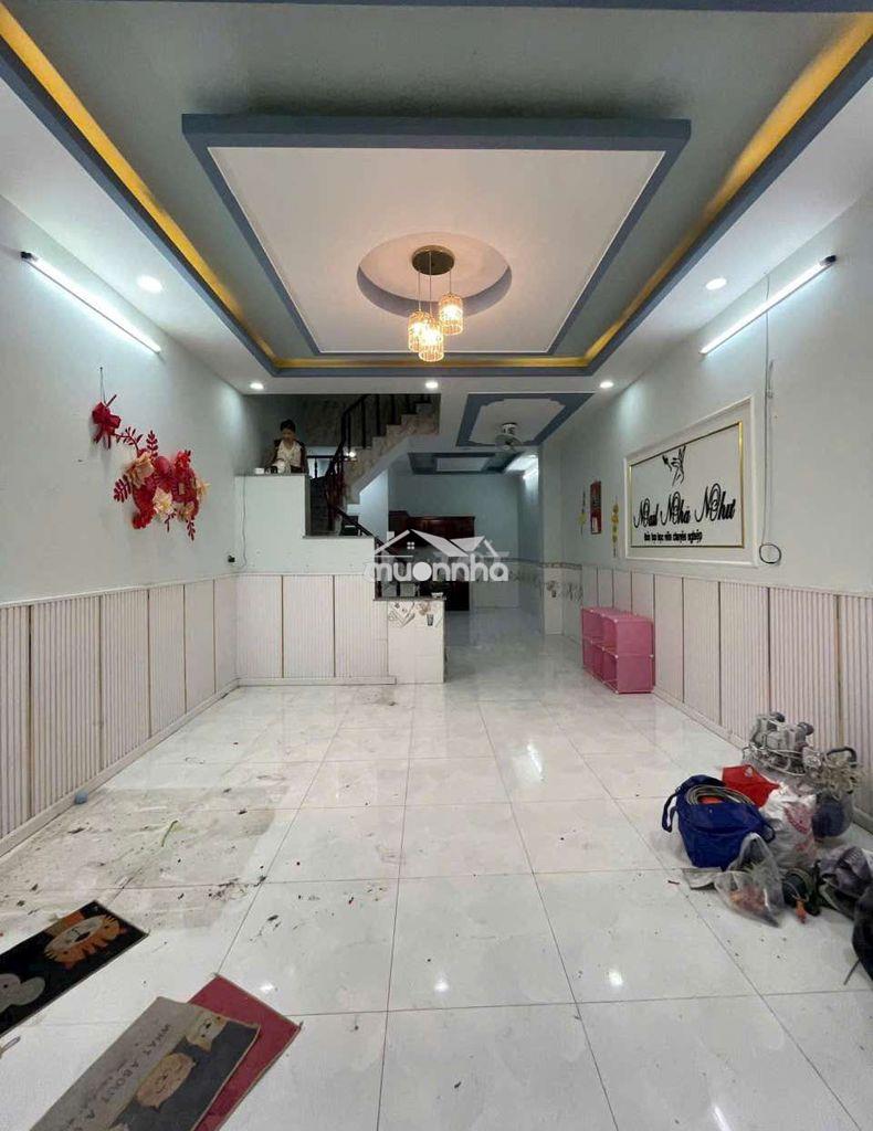 Mẹ tôi trả nợ cần bán nhà 500tr hóc môn có sổ riêng gần bà điểm - Ảnh 2
