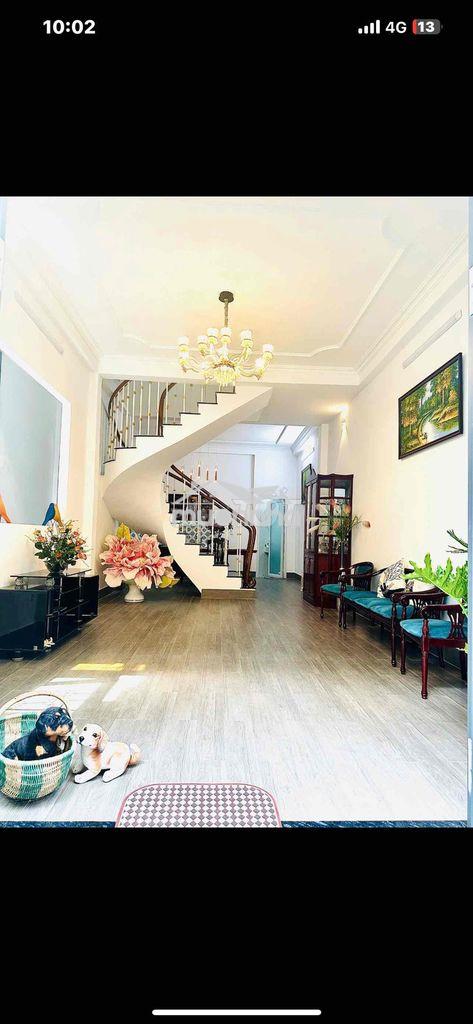 Nhà ngang rộng hiếm 5.60 m dài 11m btct đường 4 mét giấy tờ chính chủ