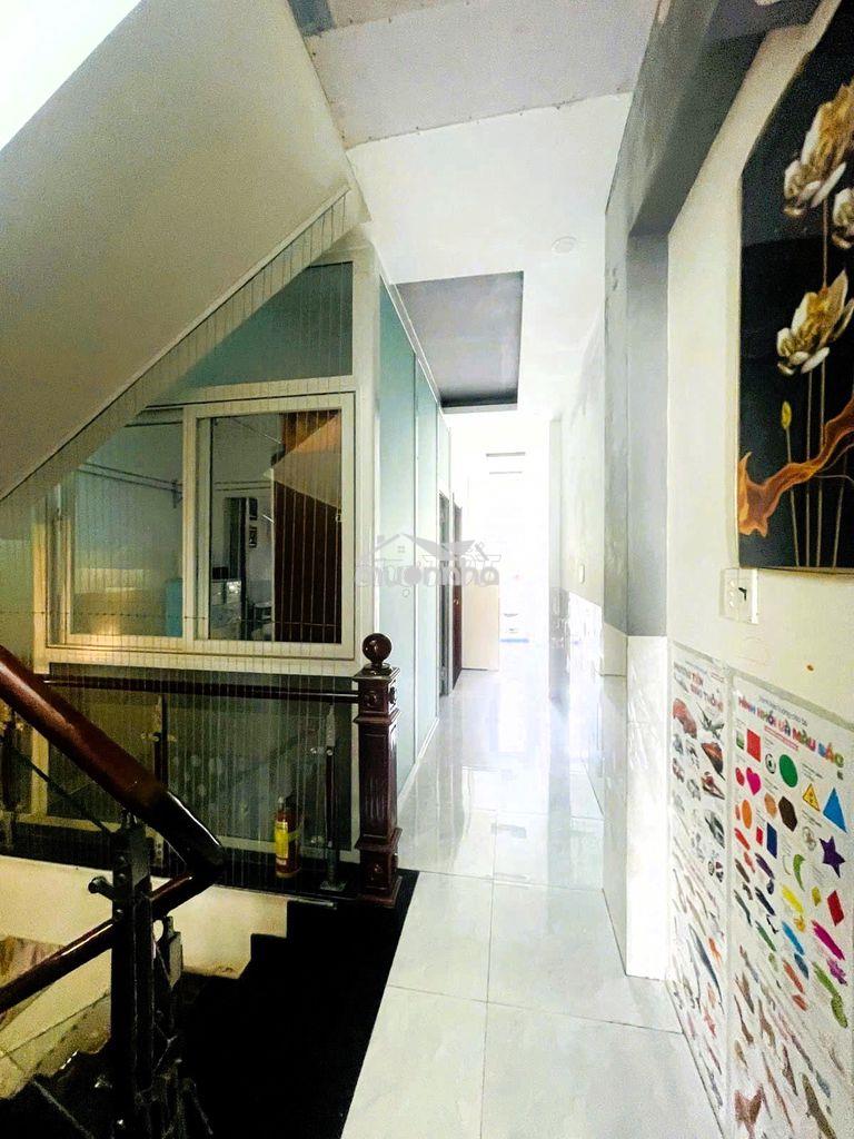 Nhà nguyên căn hẻm ô tô, sân rộng, đối diện vạn phúc city 5pn 200m2 - Ảnh 3