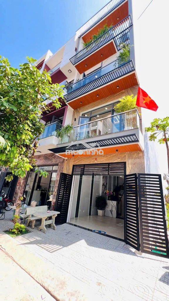 Nhà full nội thất q12