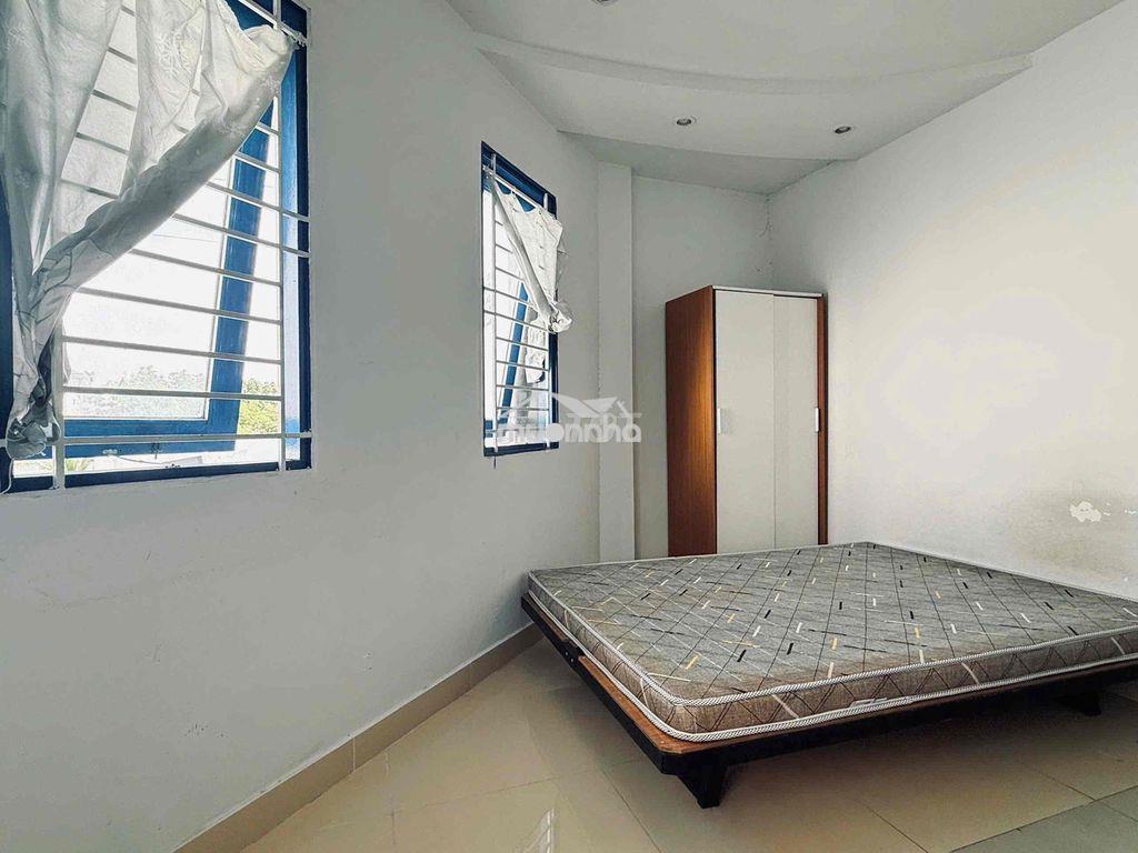 Phòng cửa sổ trời full nội thất máy giặt riêng ngay mặt tiền - Ảnh 2