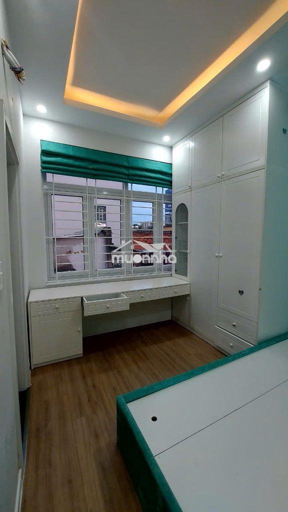Cho thuê nhà nguyễn căn đương nguyễn xí sát mt phạm văn đồng .