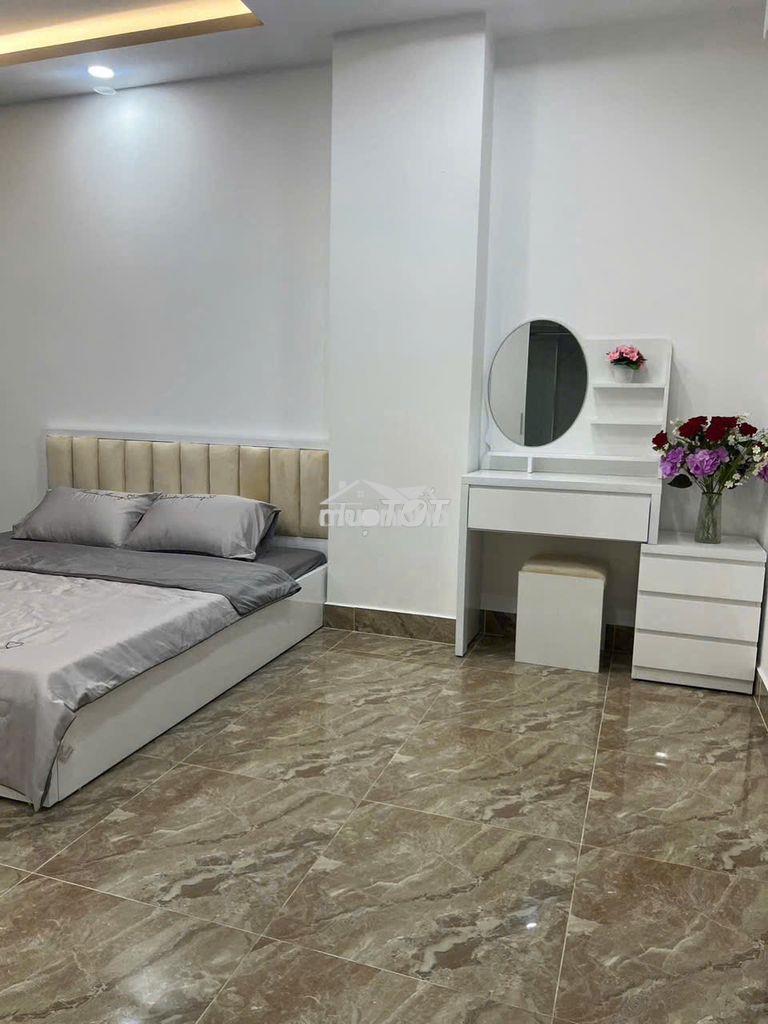 Cho thuê nguyên căn lê quang định . p7. bình thạnh . hẻm xe hơi