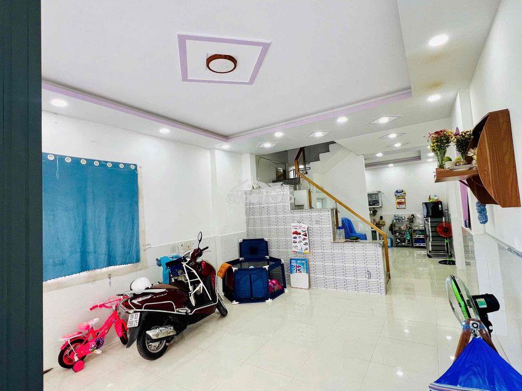 Hẻm 6m hương lộ 2 gần bốn xã - ngang đẹp 4m5 - 2 tầng nhà còn rất mới - Ảnh 3