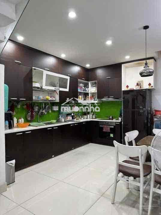 Nhà 2 lầu 3 phòng, có nội thất p.tăng nhơn phú a - Ảnh 2