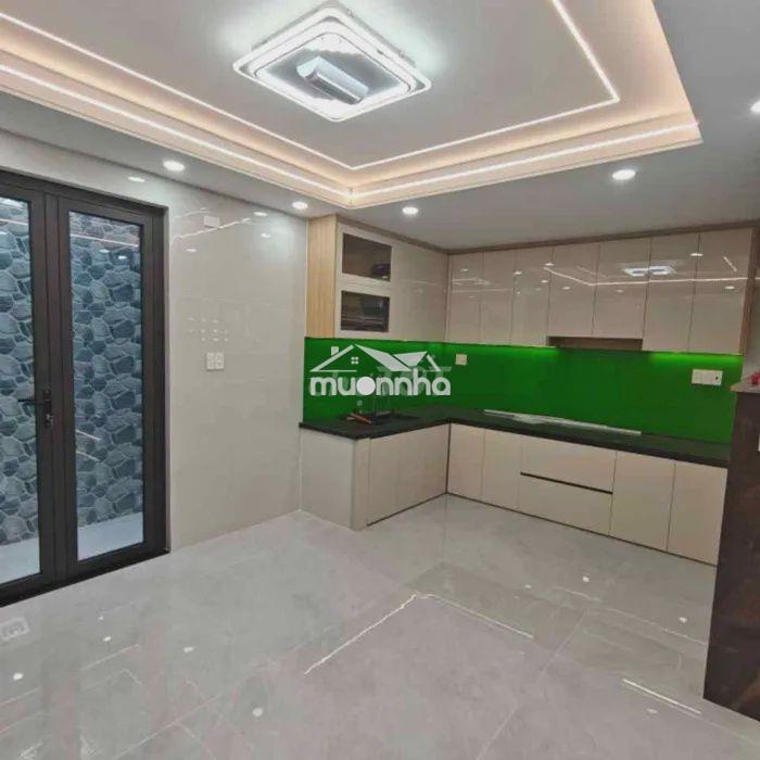 Hẻm xe tải thông, nhà 5 tầng ngay ngã tư 4 xã, 5pn, 5wc