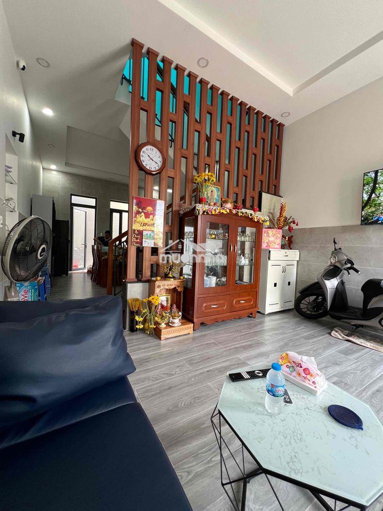 Bán nhà hẻm xe hơi quay đầu gần chợ, bệnh viện q2