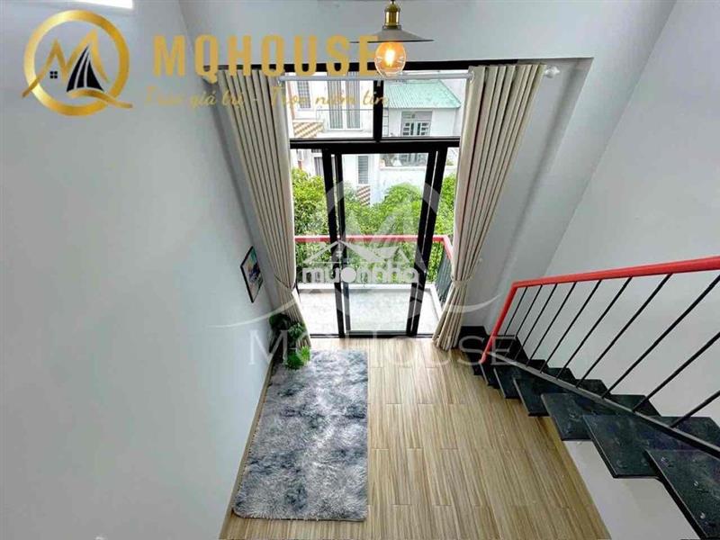 Trường chinh - cần pass phòng gấp do bé khách đi thực tập