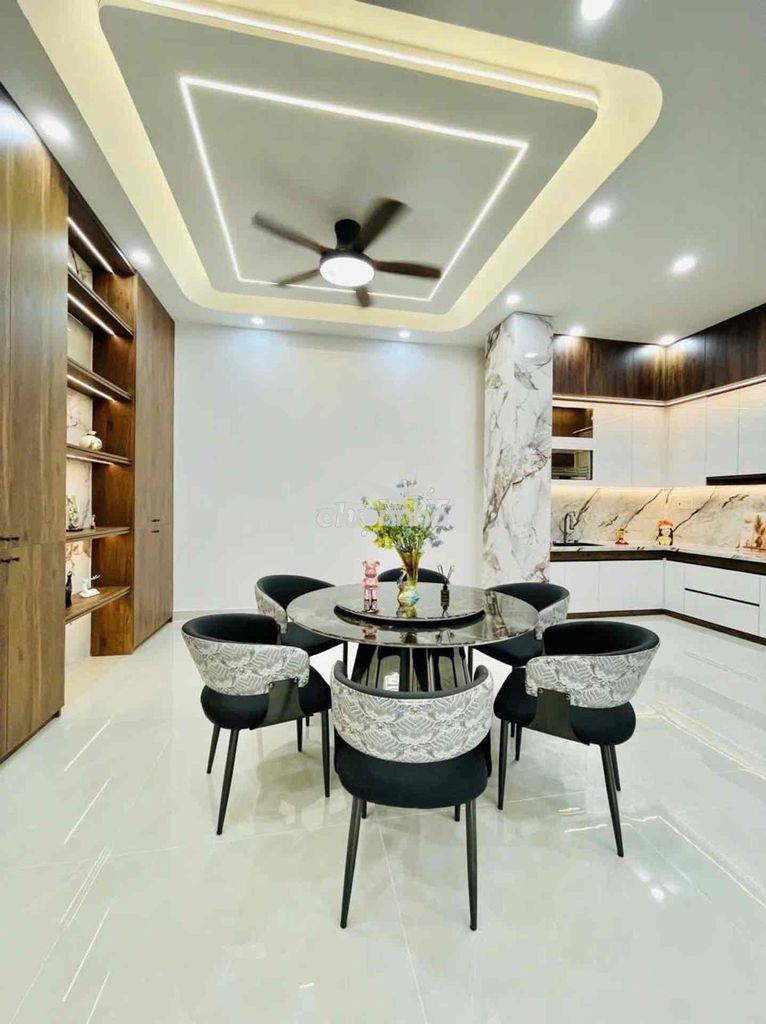 Ngay phan anh  ‘  77 m 3 tầng 7 x 12 m gia 7 t tỏi xíu ‘  khách đi  xe - Ảnh 2