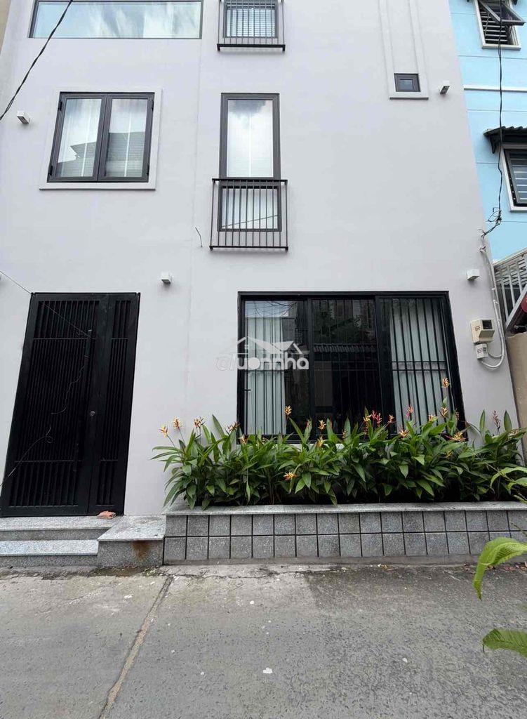 Hem xe hoi 3tầng mới toanh. p. linh tây cũ. 7.8 tỷ. shr.  hoàn công