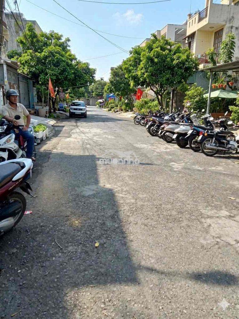Cho thuê nhà ngay chợ 3bầu khu vip giá rẻ 11tr có điện 3pha 375m 2lầu