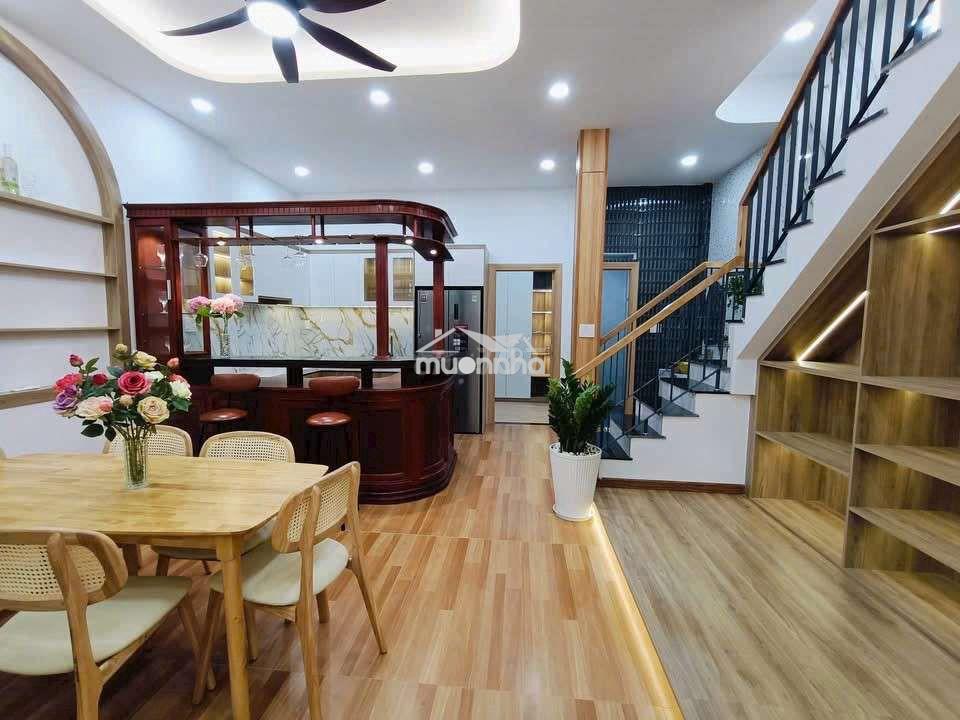 Cho thuê nhà nguyên căn ngang gần 6 mét - Ảnh 3