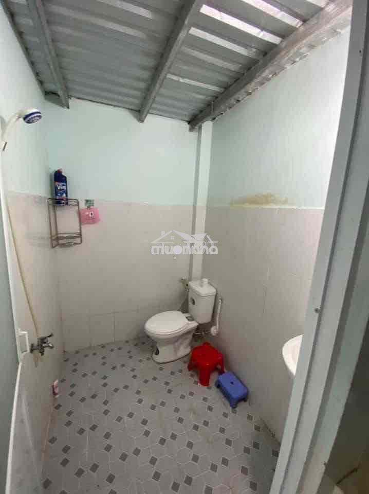 Nhà cấ 4 có gác đúc,cổng riêng - Ảnh 3