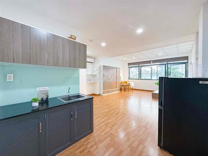 Studio cửa sổ trời ngay hoàng quốc việt