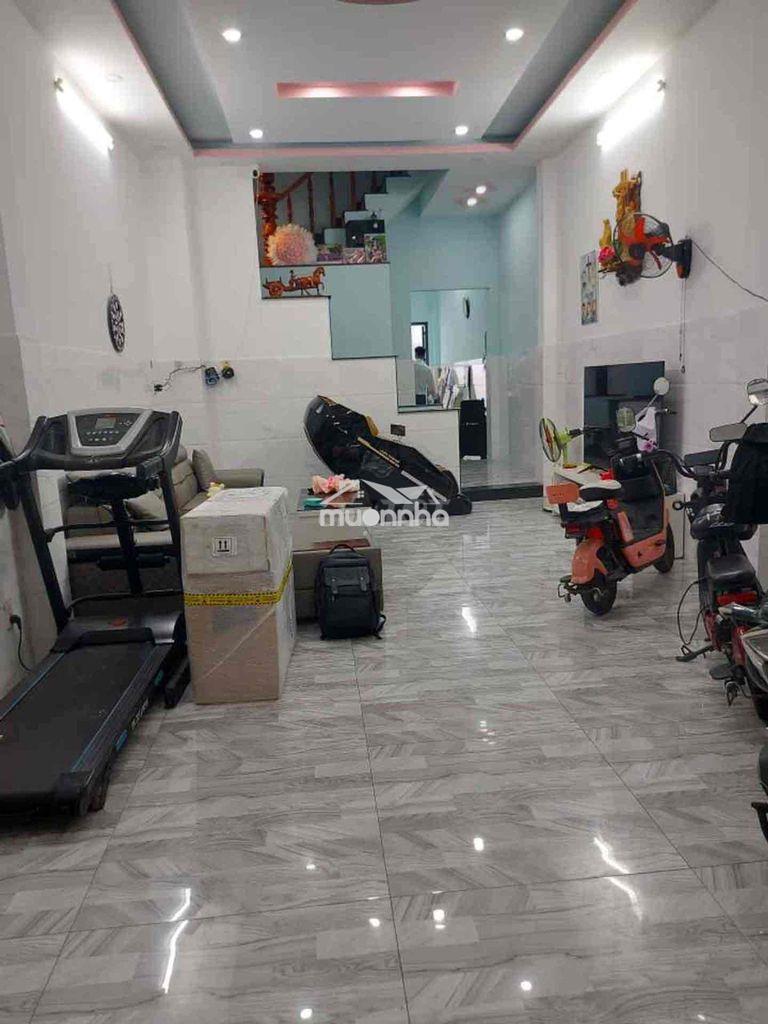 Nhà ngay công viên nguyễn sỹ sách 40 m² 2 tầng 3 tỷ xíu