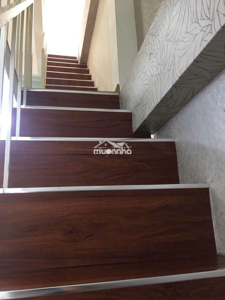 Cho thuê nhà căn góc 2,8x14 tr 2 lầu 3pn 3vs võ văn kiệt q1 - Ảnh 4