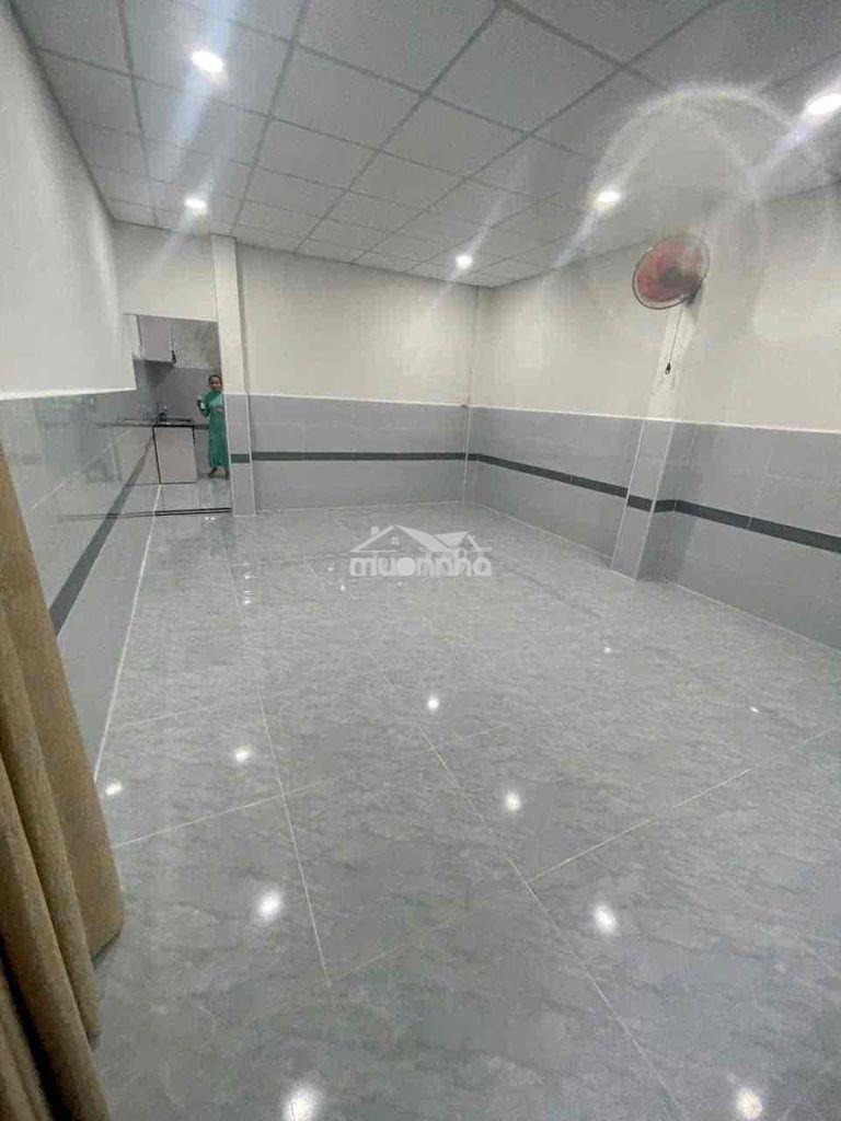 Nhà mới nội thất cơ bản tô hiến thành.p.13.q.10. dt:4 x 11 1lầu 2pn