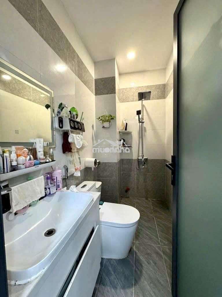 Nhà đẹp nội thất đầy đủ, 3pn, đường xe hơi, khu an ninh - Ảnh 3