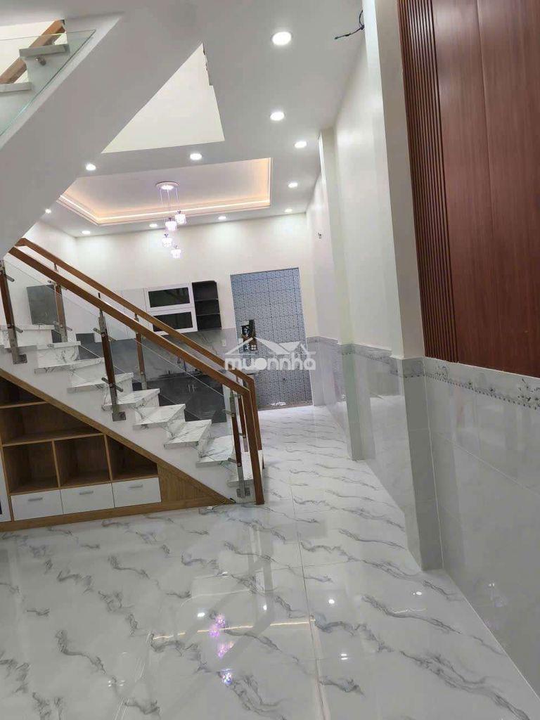 Hẻm ô tô ,3 tầng ,68 m2 chỉ 4,3 tỷ