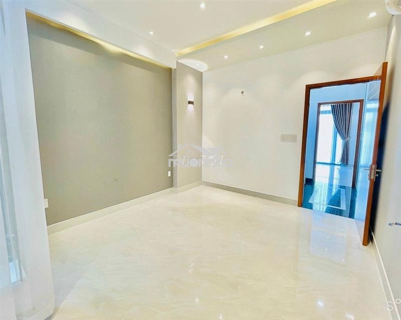 Cho thuê nhà hxh 212b/6a nguyễn trãi p.nguyễn cư trinh, quận 1.