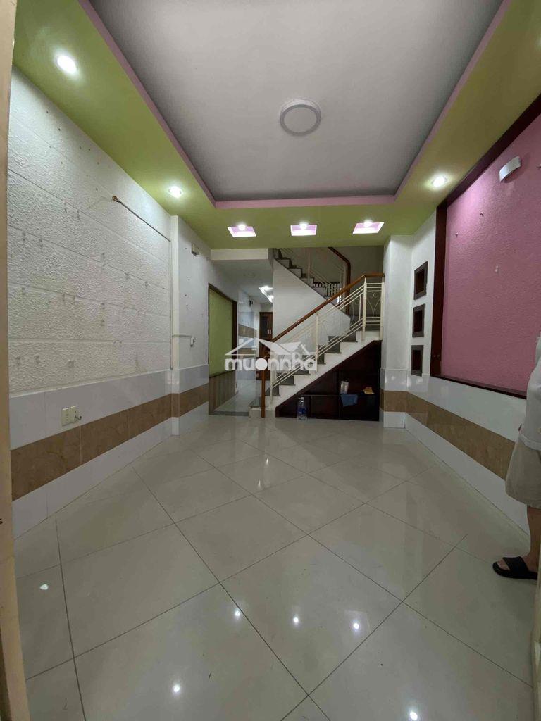 Cho thuê nhà q11 minh phụng 3 tầng 3,5 x 10 hẻm xe tải thông-giá 15tr