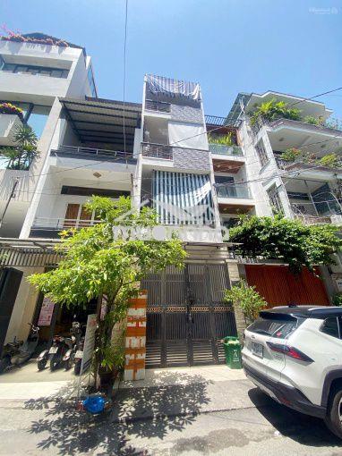 Bán nhà hẻm ô tô 3 tháng 2 ngang hơn 4m 3 tầng giá chỉ 5,6 tỷ