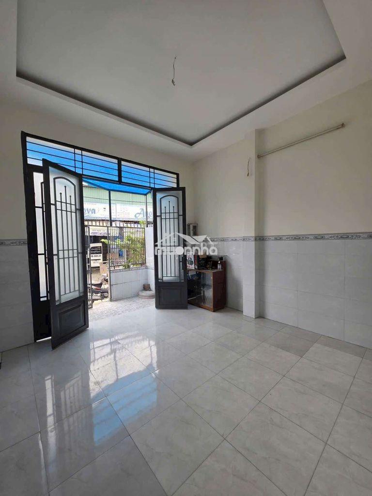 Góc 2 mặt tiền - có sân rộng rãi - xe hơi tới nhà