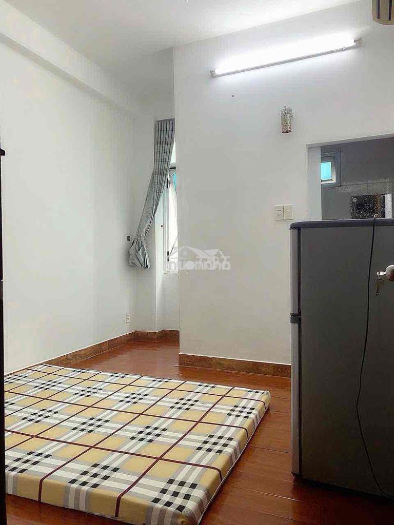 Phòng trọ giá rẻ có cửa sổ, bếp - thang máy ngay nguyễn trãi quận 1