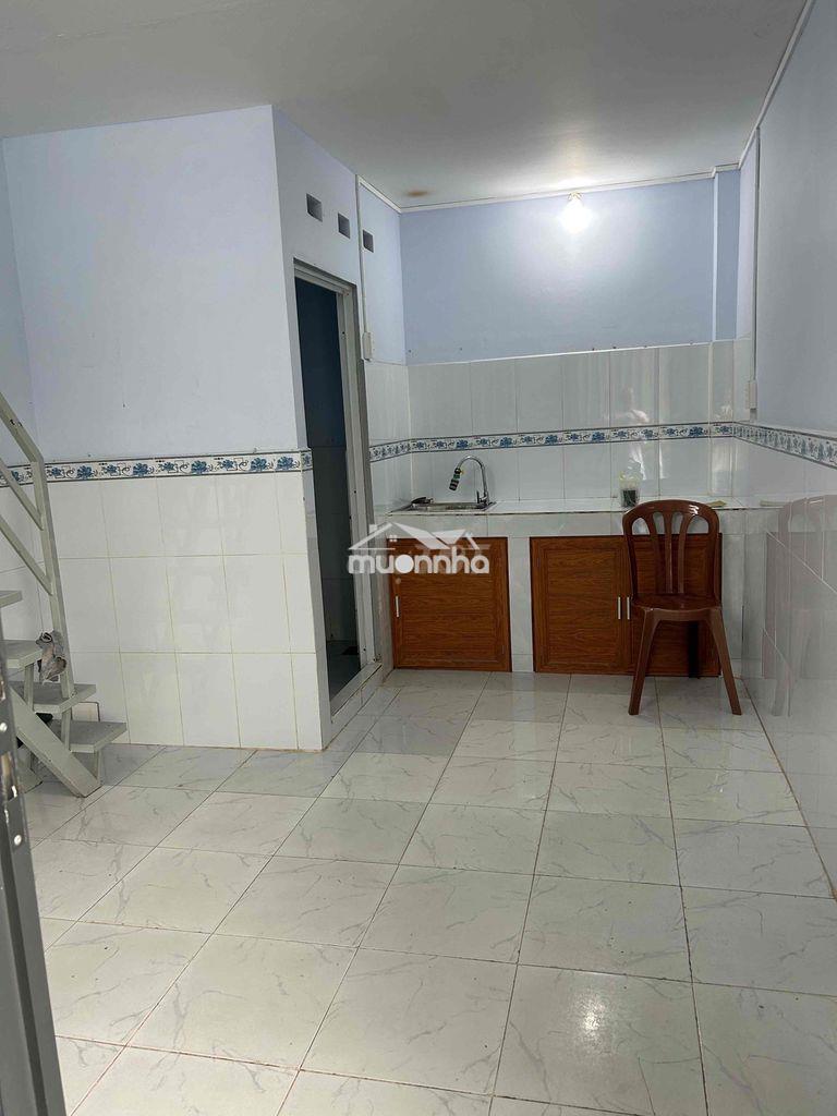 Nhà bán hẻm xe hơi- ngay gần chợ trường