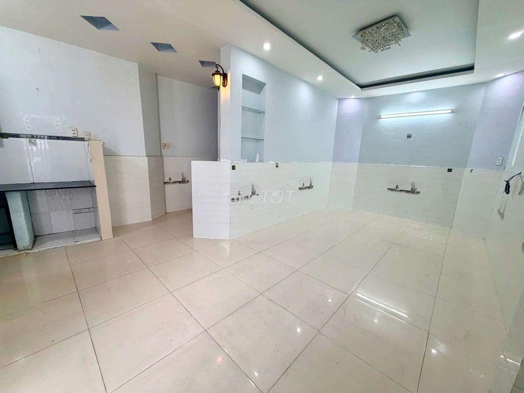 Nhà lô góc thoáng mát, 3 tầng 4m x 10m - gần hẻm xe tải nhỉnh 4,5 tỷ - Ảnh 2