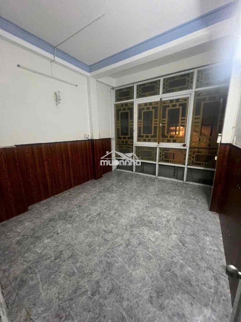Nhà 3pn ngay vòng xoay đầm sen lạc long quân q11 hẻm xe hơi