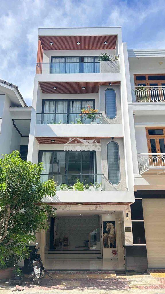 Bán nhanh siêu phẩm nhà phố ngay trần quốc thảo q3.giá 7tỷ080/60m.shr.