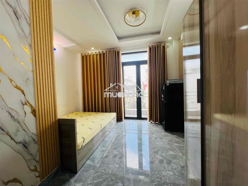 Chdv ban công full nội thất mới