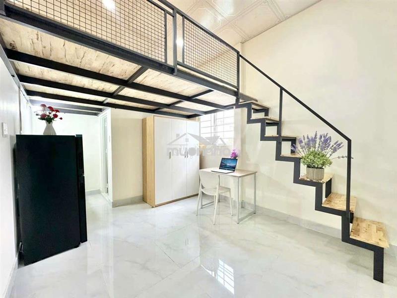 Cho thuê duplex cửa sổ trời ngay dương quảng hàm
