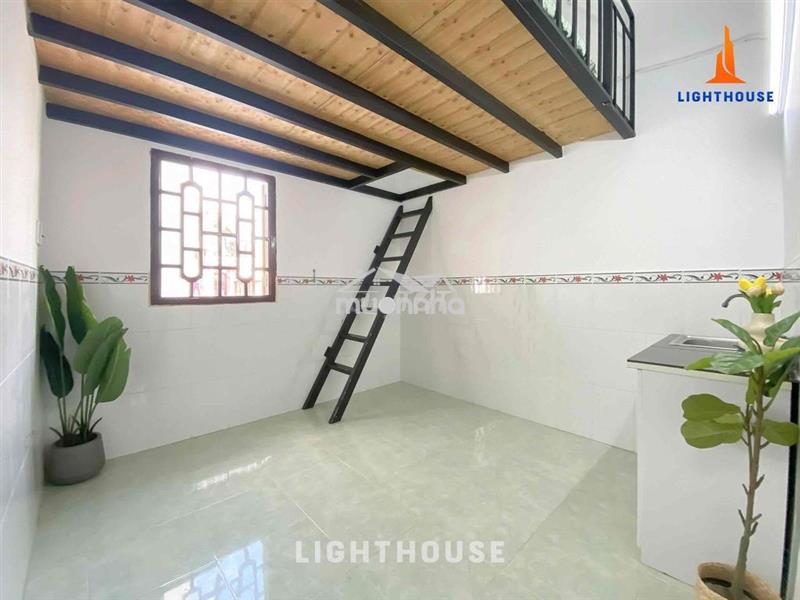 Trống săn duplex cửa sổ trời siêu thoáng ngay cầu chữ y sát q5,q1