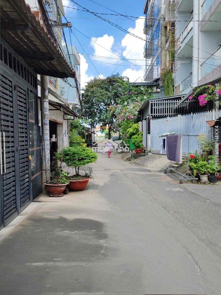 Sau lưng chung cư khang giá - emart phan huy ích