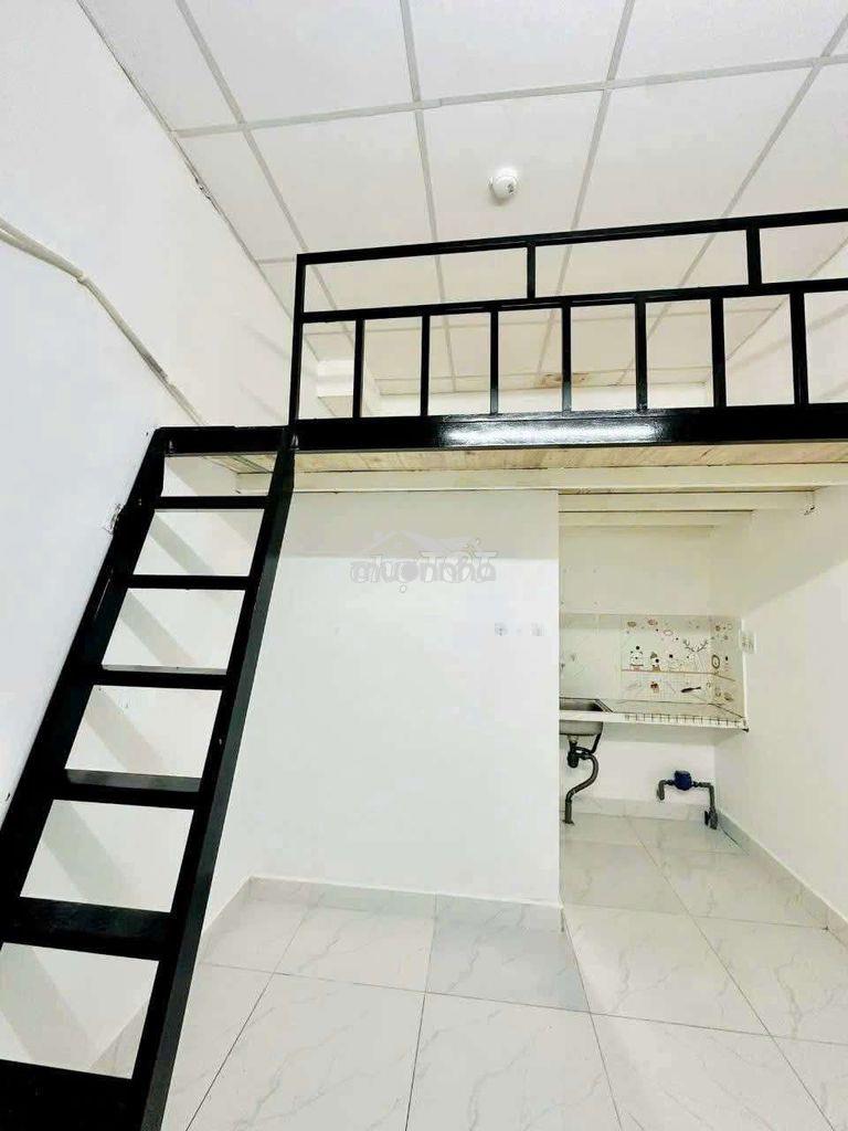Phòng trọ có gác 2 người gần ufm - Ảnh 4