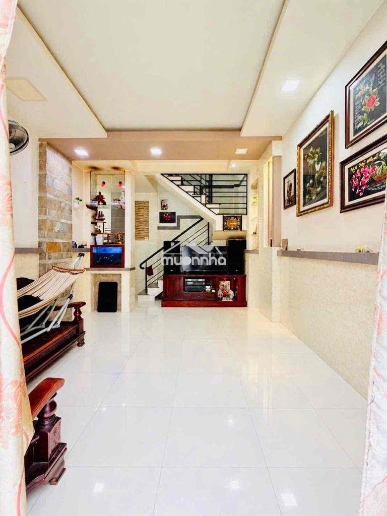 Hiếm khu tân phú,hẻm xe hơi,32m²,đúc btct, nở hậu,nhỉnh 3 tỷ