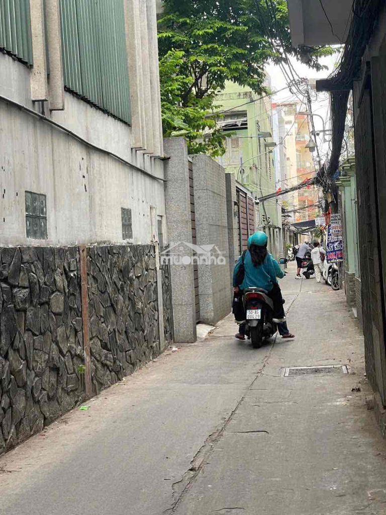 Bán nhà 4 tầng sát mặt tiền đường tôn đản. vào ở ngay.