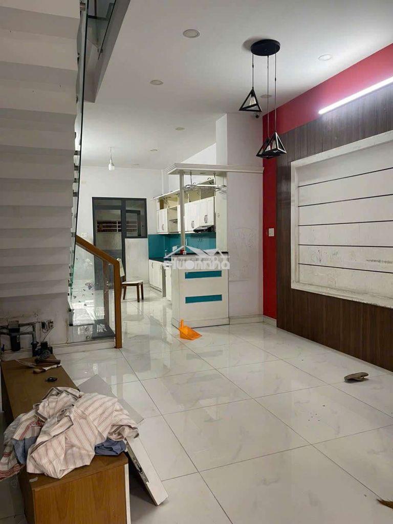 Nhà 3 tầng hẻm 6m thông – dòng tiền 10tr/tháng – chỉ 6,8 tỷ - Ảnh 2