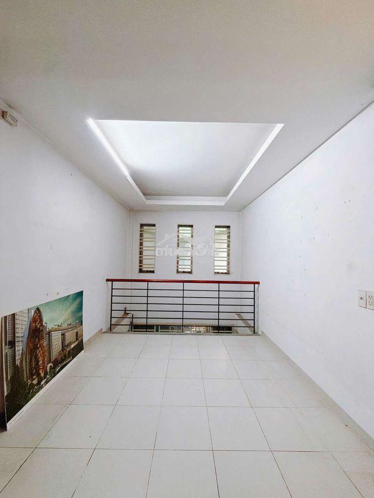 Cho thuê nhà nguyên căn hẻm tôn đản, quận 4